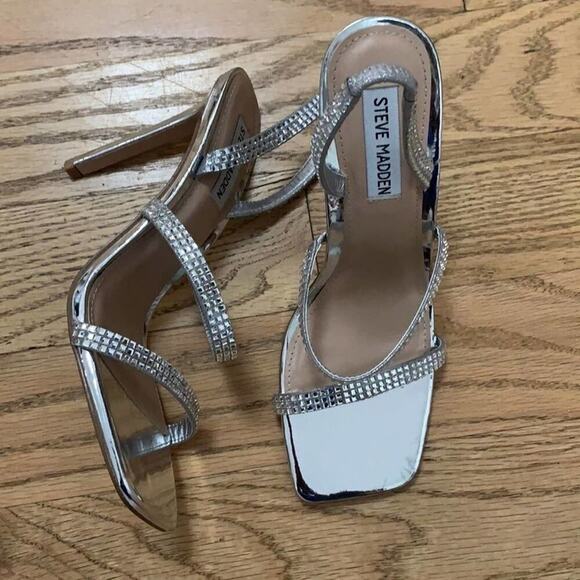 NWOT STEVE MADDEN GRACEY RHINESTONE SANDALS SIZE 9M - Picture 3 of 6